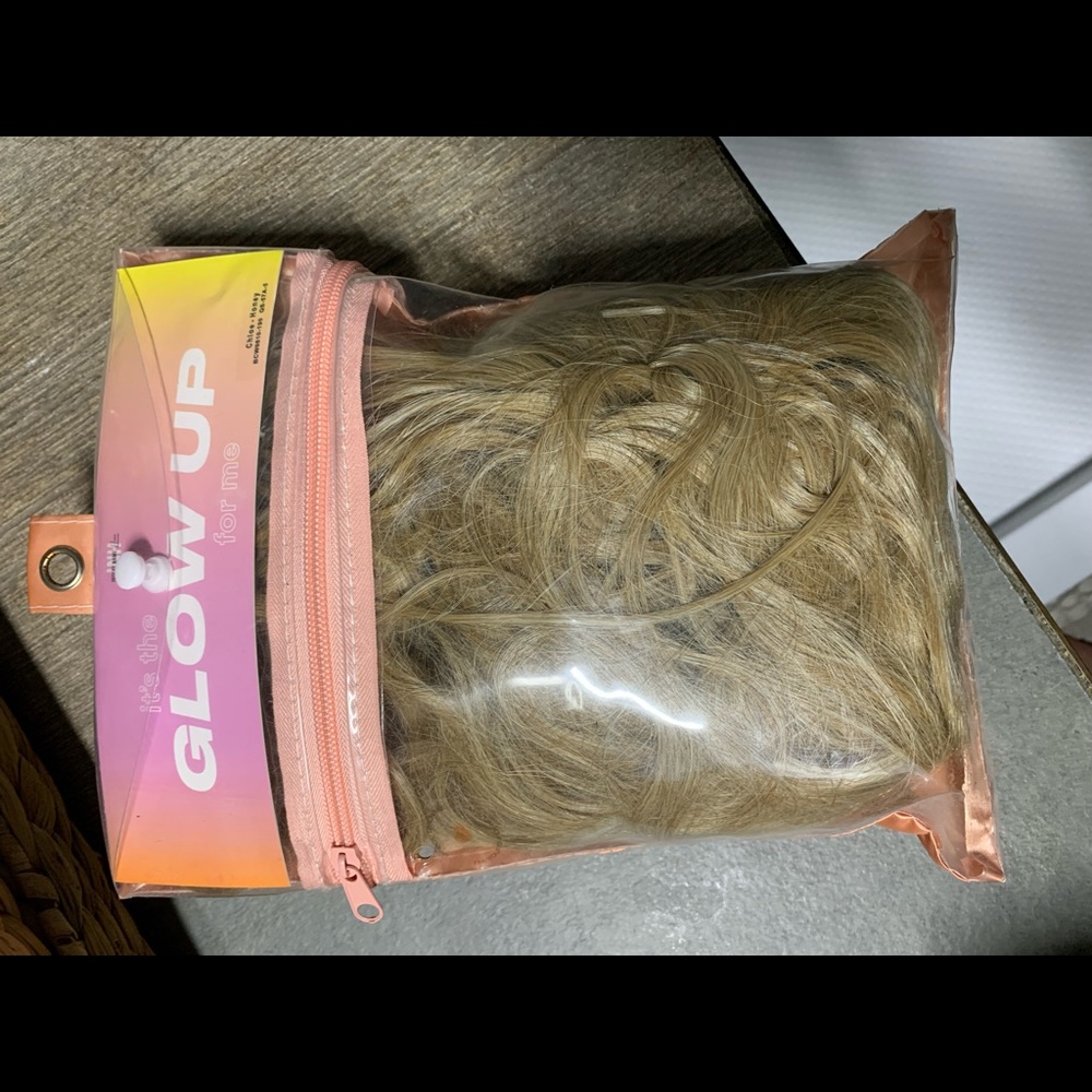 INH Chloe Hair Extensions Honey